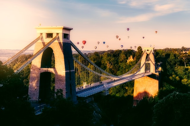 Bristol - Clifton (balloons and bridge)